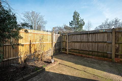 undefined, Avenue Road, Acton W3