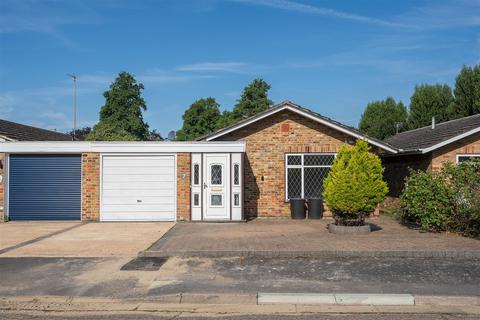 2 bedroom bungalow for sale, Treeside Close, West Drayton UB7