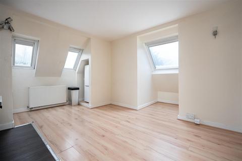 undefined, 32-34 High Street, Iver SL0