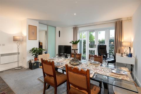 2 bedroom apartment for sale, Kensington House, West Drayton UB7