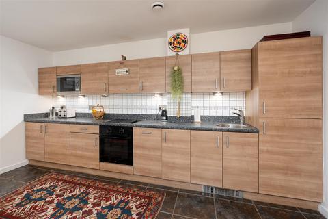 2 bedroom apartment for sale, Kensington House, West Drayton UB7