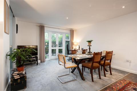 2 bedroom apartment for sale, Kensington House, West Drayton UB7