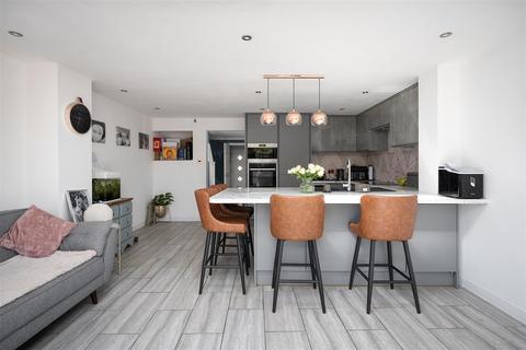 3 bedroom semi-detached house for sale, Oak End Drive, Iver SL0