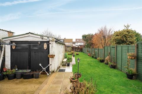 3 bedroom semi-detached house for sale, Blossom Way, West Drayton UB7