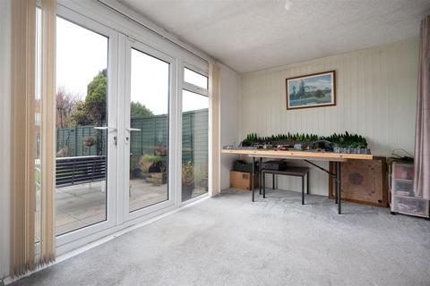 3 bedroom semi-detached house for sale, Blossom Way, West Drayton UB7