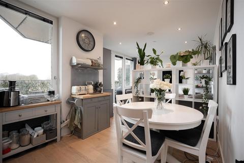 2 bedroom apartment for sale, Fitzroy Court, West Drayton UB7