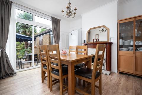 undefined, Swan Road, West Drayton UB7