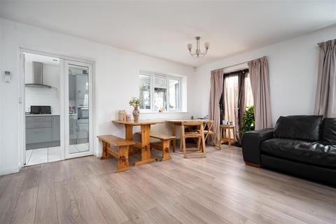 5 bedroom bungalow for sale, Beech Close, West Drayton UB7