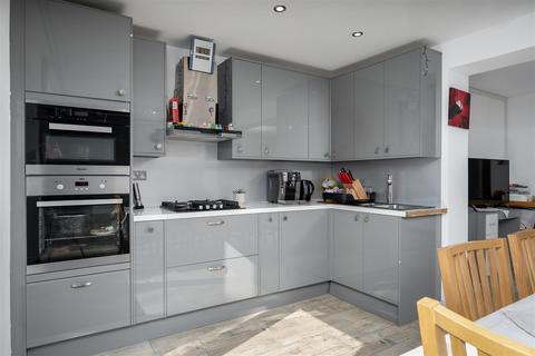 4 bedroom townhouse for sale, Thatcher Close, West Drayton UB7