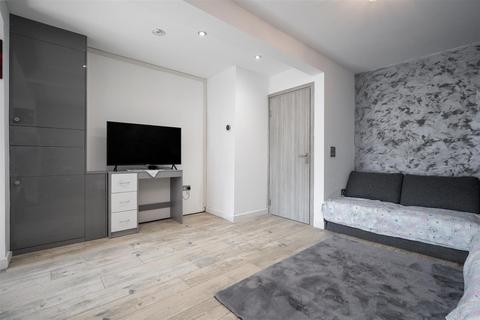 4 bedroom townhouse for sale, Thatcher Close, West Drayton UB7