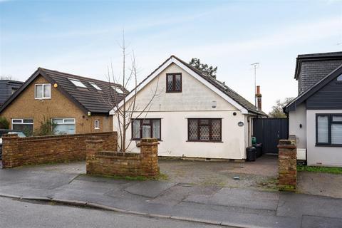 4 bedroom bungalow for sale, Nicholls Avenue, Hillingdon UB8