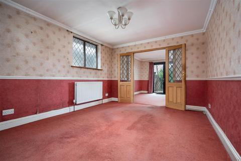4 bedroom bungalow for sale, Nicholls Avenue, Hillingdon UB8