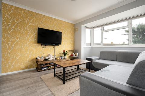 1 bedroom apartment for sale, Rutters Close, West Drayton UB7