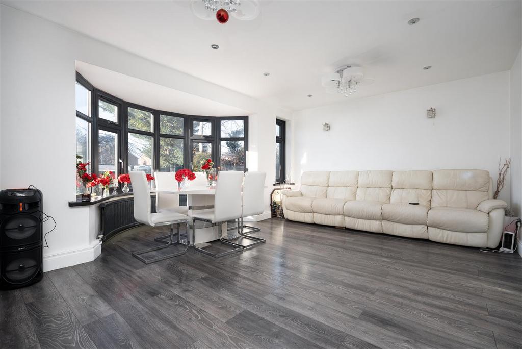 Living/Dining Room