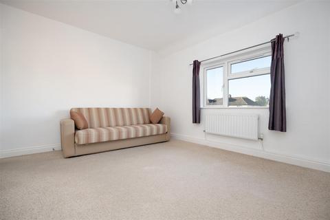 undefined, Oak Avenue, West Drayton UB7
