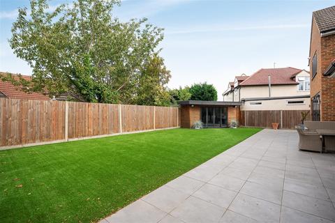 4 bedroom detached house for sale, Lawn Avenue, West Drayton UB7