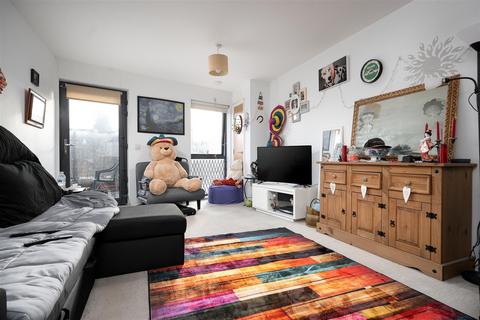 undefined, Warwick Road, West Drayton UB7