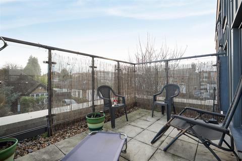 undefined, Warwick Road, West Drayton UB7