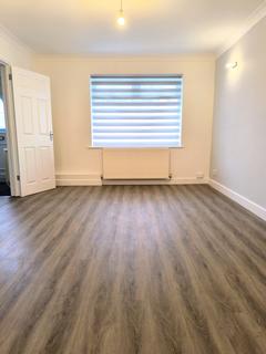 3 bedroom semi-detached house to rent, Esher Court, Northampton