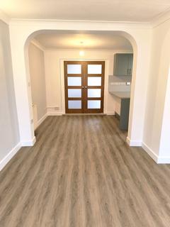 3 bedroom semi-detached house to rent, Esher Court, Northampton