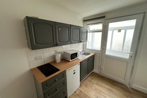Studio to rent, Charteris Road Hampstead, London NW6