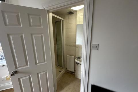1 bedroom flat to rent, Charteris Road Hampstead, London NW6