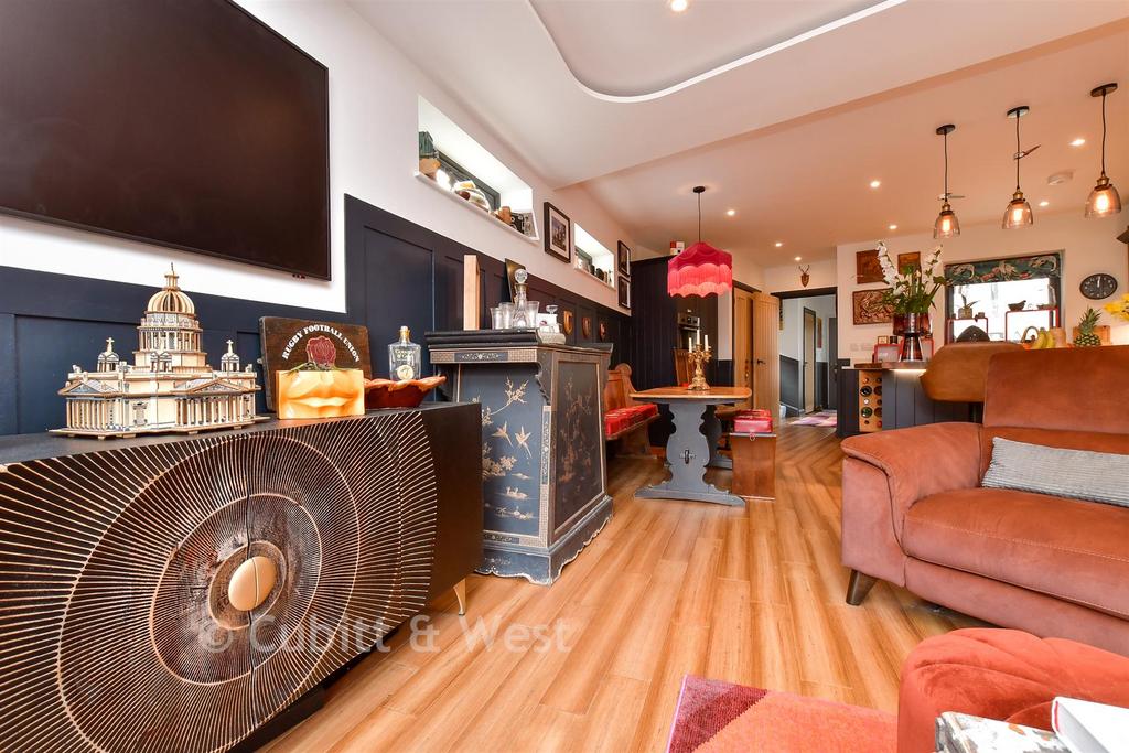 Lounge / Kitchen