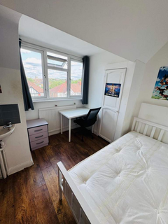 1 bedroom in a house share to rent, Lancelot Avenue, Wembley HA0