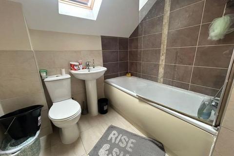 undefined, Kingswood Court, Grove Road, Luton, LU1 1BL