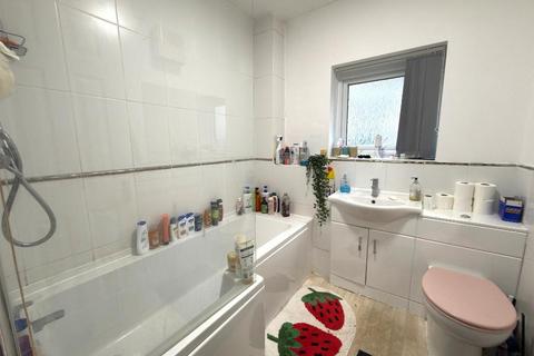 3 bedroom end of terrace house for sale, Old Bedford Road Area, Luton LU2