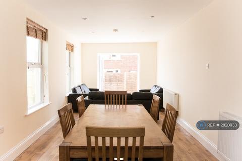 1 bedroom in a house share to rent, Carlton Road, Southampton, SO15