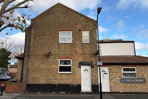 2 bedroom terraced house to rent, Harrow Road, London, E11