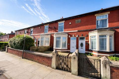 3 bedroom terraced house to rent, Bury BL9