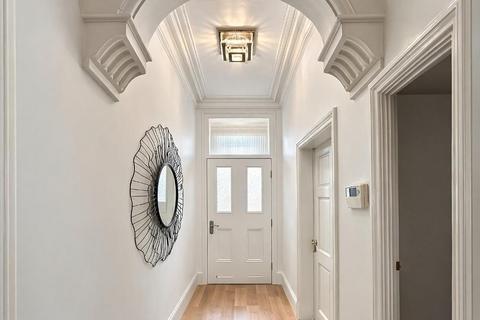 3 bedroom terraced house to rent, Bury BL9