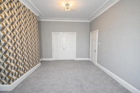 3 bedroom terraced house to rent, Bury BL9