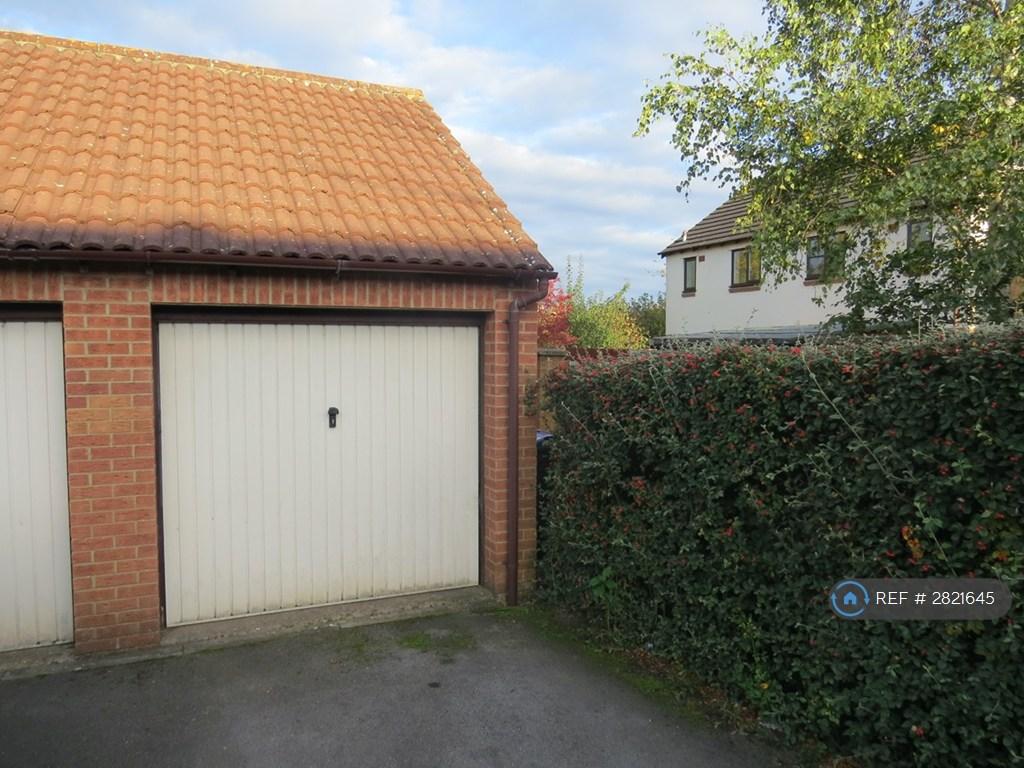 Garage &amp; Parking