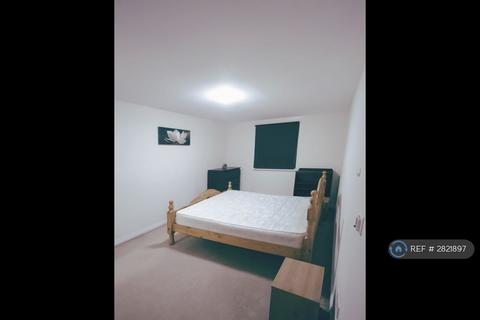 undefined, Chain Court, Swindon, SN1