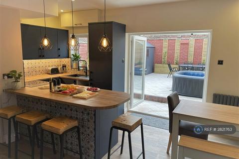 3 bedroom terraced house to rent, Northumberland Grove, Liverpool, L8