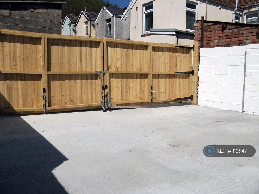 Padlocked Off-Road Parking With Brand-New Gates