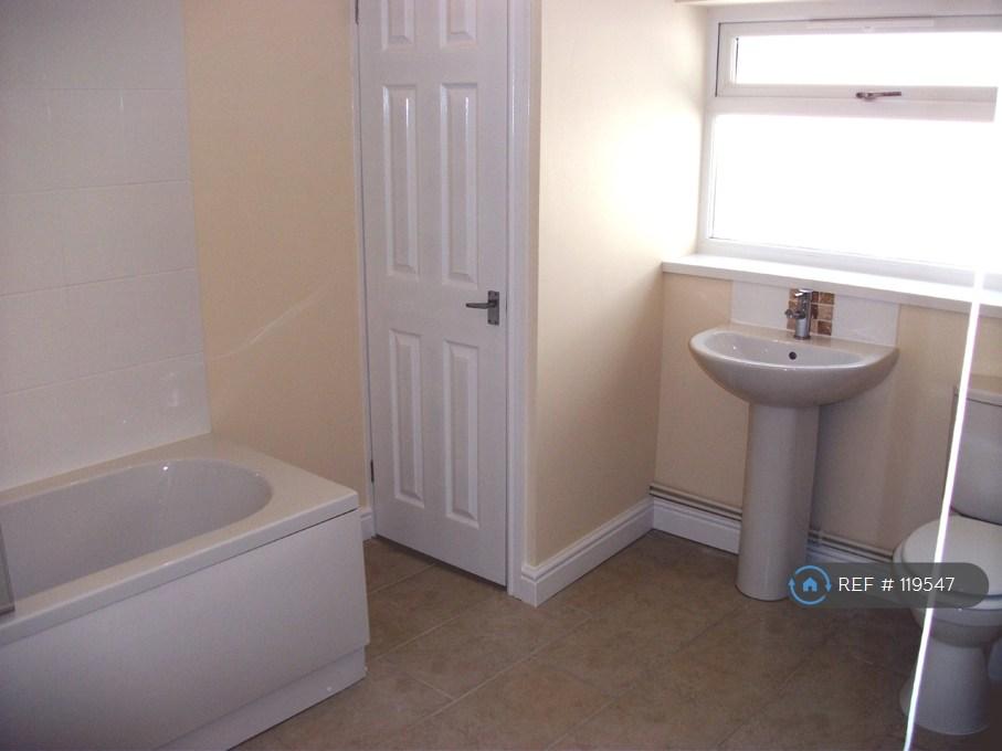 Good Sized Bathroom