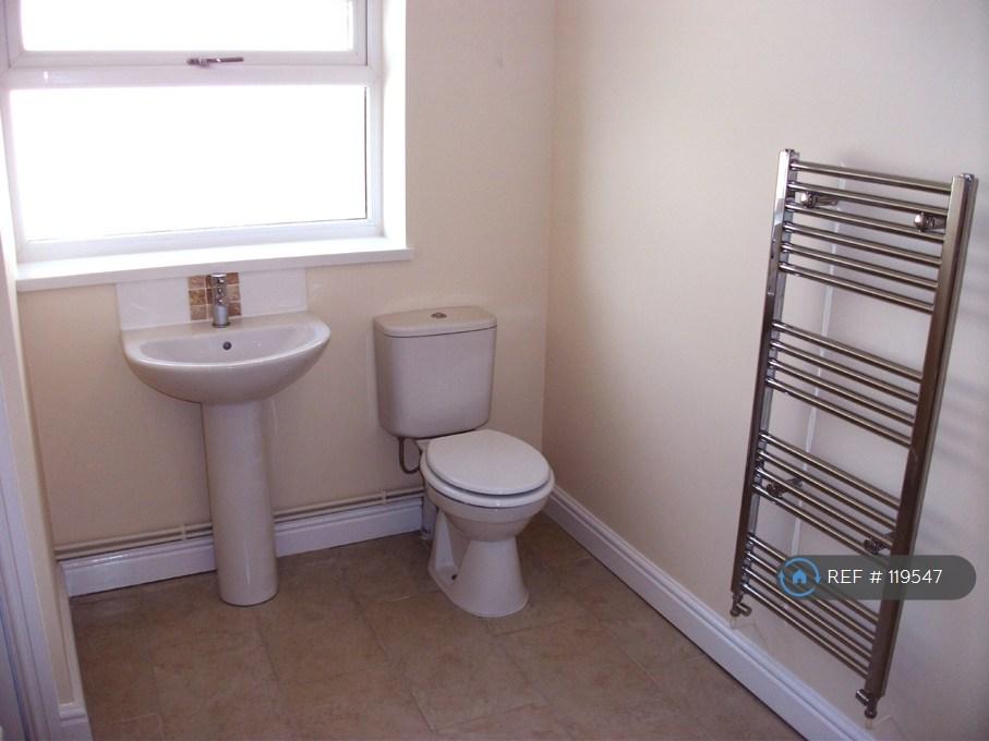 Good Sized Bathroom With Heated Towel Rail