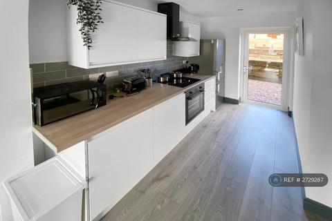 1 bedroom in a house share to rent, Wain Drive, Stoke-On-Trent, ST4
