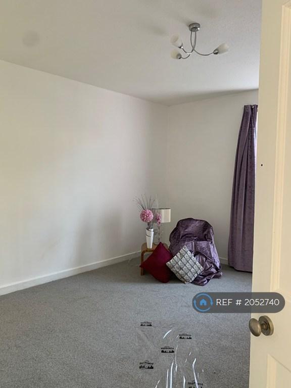 Large Bedroom