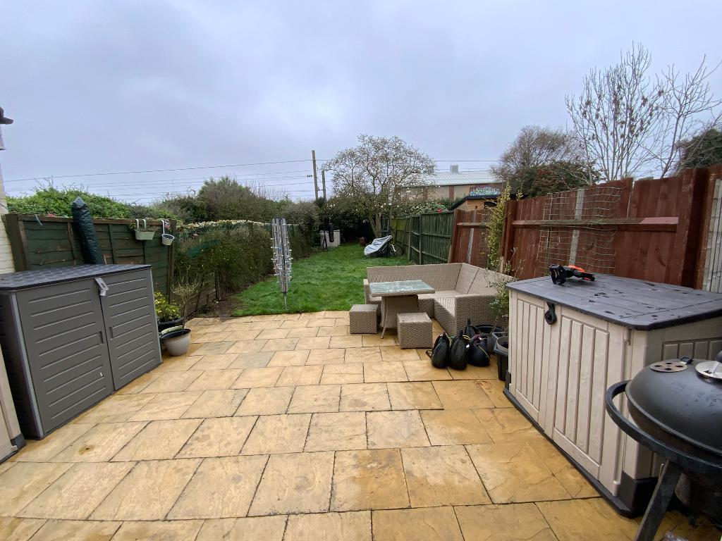 REAR GARDEN approx 80ft