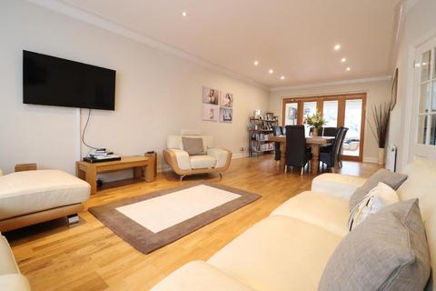 undefined, Edgware HA8