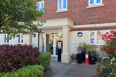 1 bedroom apartment for sale, LUXURY RETIREMENT FLAT - Lowe House, Knebworth, Herts