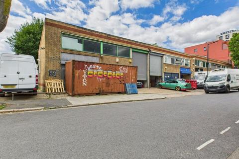 Industrial unit to rent, 21-24 Crimscott St London SE1 5TE