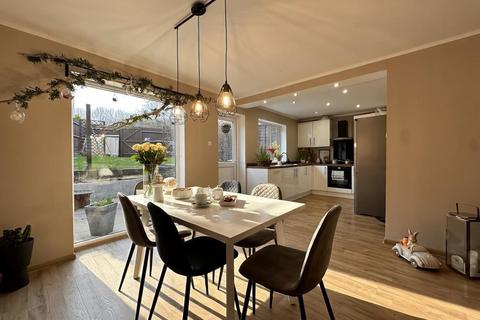 3 bedroom end of terrace house for sale, Donellan Green, Southfields, Northampton NN3