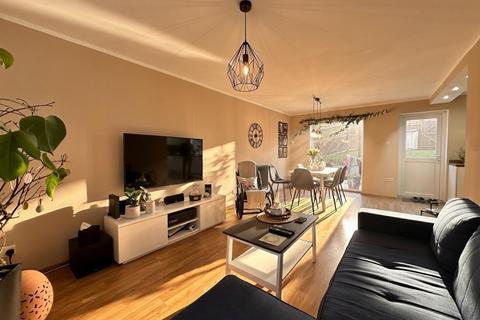 3 bedroom end of terrace house for sale, Donellan Green, Southfields, Northampton NN3