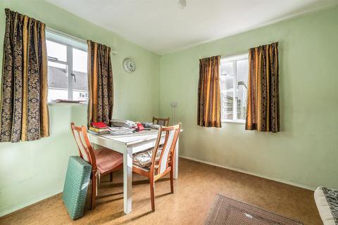 4 bedroom end of terrace house for sale, Nestor Close, Andover
